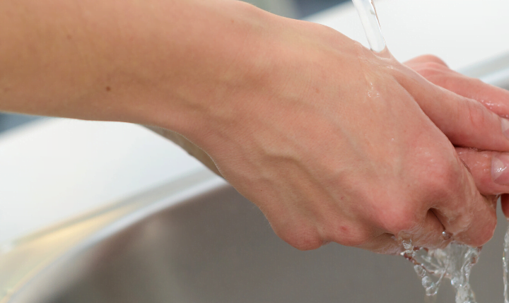 doctor washing hands for coronavirus